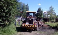 Вопреки мнению жильцов администрация Волчанска приступила к ликвидации надворных построек